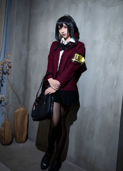 不扭扣的女孩