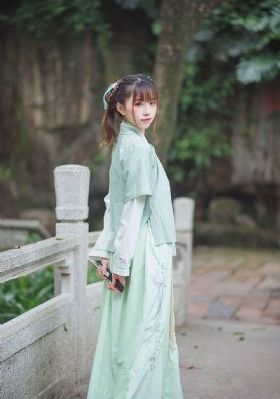 后宫露宿